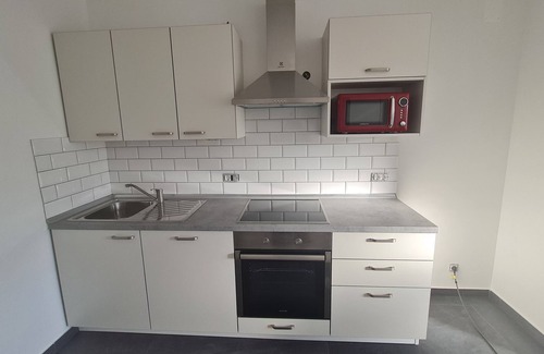 Bodesce Apartamento | New and fully equipped air-conditioned modern studio surrounded by green