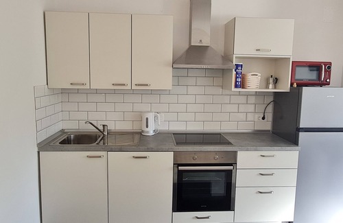 Bodesce Apartamento | New and fully equipped air-conditioned modern studio surrounded by green