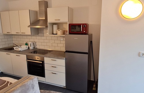 Bodesce Apartamento | New and fully equipped air-conditioned modern studio surrounded by green