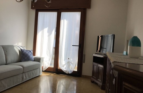 Mestre Apartamento | Apartamento nuevo y encantador, a 10 minutos de Venecia, 2 dormitorios, aire acondicionado.