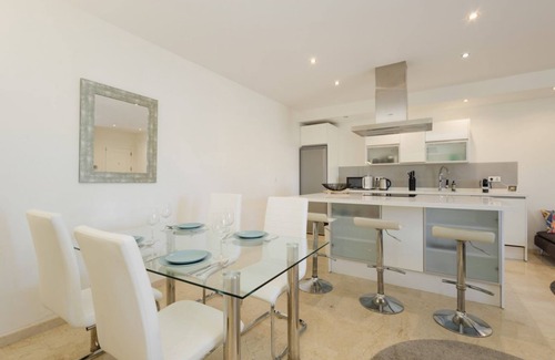 Istan Apartamento | Apartamento nuevo y moderno con vistas al mar