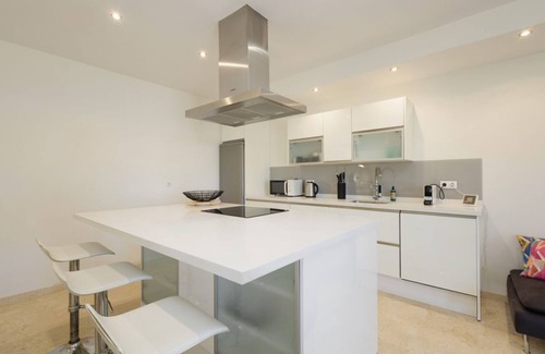Istan Apartamento | Apartamento nuevo y moderno con vistas al mar