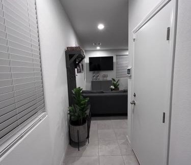 Las Vegas Casa | New, and Modern Home close to the strip