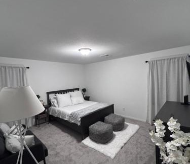 Las Vegas Casa | New, and Modern Home close to the strip