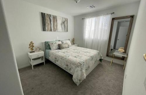 Las Vegas Casa | New,and Modern Home close to the strip