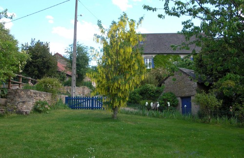 Saint-Priest-la-Plaine Apartamento | New apartment in a country house with terrace and garden