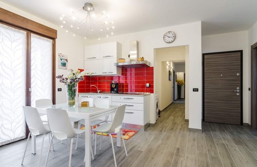 Crescenzago Casa | Apartamento nuevo de 4 dormitorios y 4 baños.