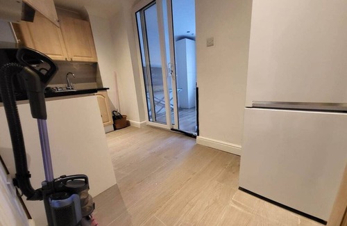 Broad Green Apartamento | New Apartment in Croydon near Waddon Station!