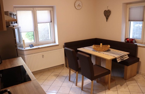 Coswig Apartamento | Apartamento nuevo en medio de viñedos.