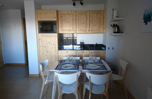 Mont-de-Lans Apartamento | Nuevo apartamento ski-in ski-out con garaje