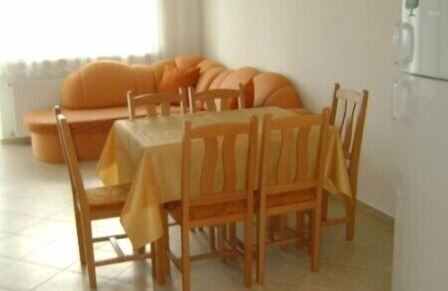Siofok Aranypart Apartamento | Nuevo apartamento con piscina y aire, 120m de la playa, 200 m centrum, WIFI gratuito
