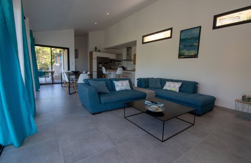 Belvedere-Campomoro Casa | Nuevo arquitecto diseñado villa con vista al mar
