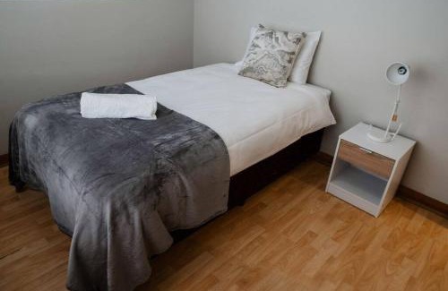 Cape Town City Centre Apartamento | New Art Deco, located off Kloof street.