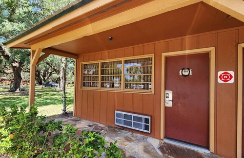 River Ranch Cabaña | NEW at River Ranch! First Floor, Corner Private Cottage with Screened Porch! 301