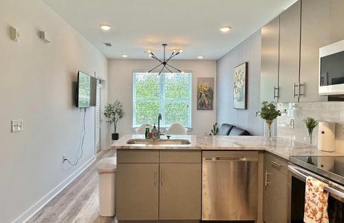 Old Fourth Ward Apartamento | New ATL 1B1B Condo with Washer Dryer 525Pkwy310