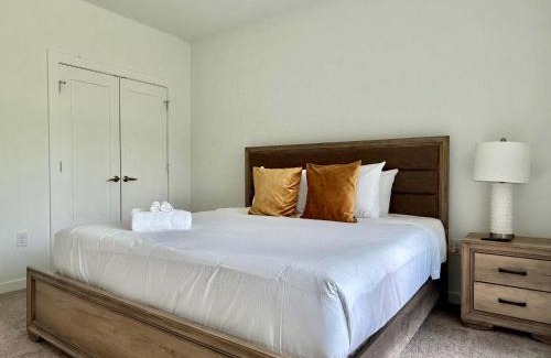 Old Fourth Ward Apartamento | New ATL 1B1B Condo with Washer Dryer 525Pkwy310