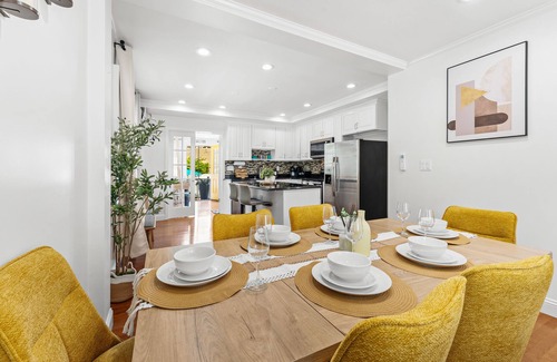 East Somerville Casa | New! Backyard Oasis Free parking GameRoom Min to T