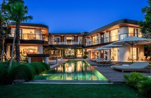 Sunset Road Villa | NEW Bali's Masterpiece - 7 BR Gym, Cinema, SPA