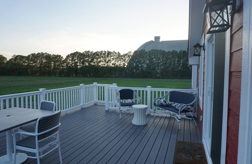 Elizabeth City Casa | New Barn Apartment on 55 acres/waterfront