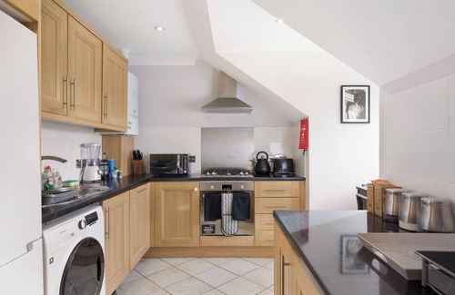 Oakleigh Apartamento | Long-Term Equestrian Penthouse