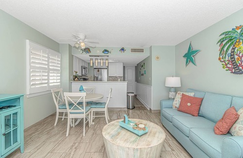 Crescent Beach Condominio | New Baywatch, Updated w/Direct Ocean Front Views!