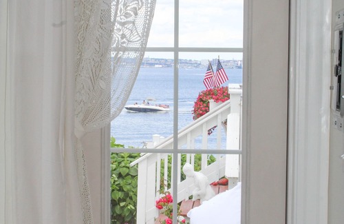 Bristol Cabaña | Nueva boutique frente a la playa Rose Cottage