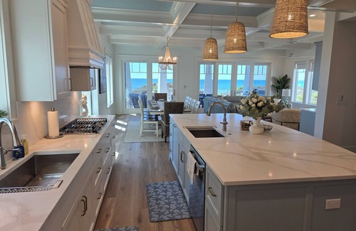 Cape San Blas Casa | NEW BEACHFRONT-2 masters-hot tub-game room-gated Ovation w/Amenities, dogs OK!