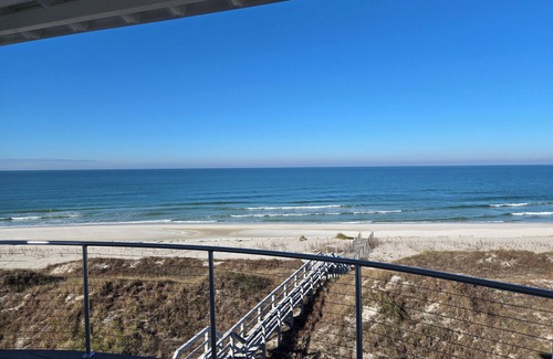 Cape San Blas Casa | NEW BEACHFRONT-2 masters-hot tub-game room-gated Ovation w/Amenities, dogs OK!