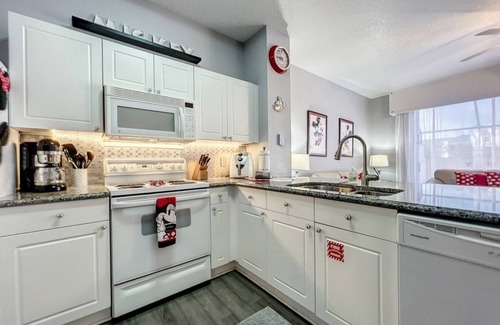 Windsor Palms Casa | NEW! Beautiful 3BR Townhome w/Private Pool Near Disney in Windsor Palms Resort