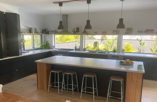 Allambie Heights Casa | New beautiful family home with pool and spa