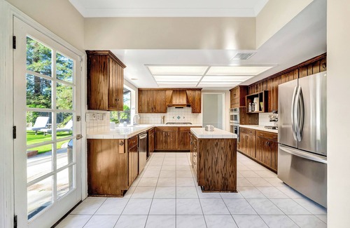 Agoura Hills Casa | New! Beautiful King Size + Pool + Spa + Pool Table in Agoura Hills!