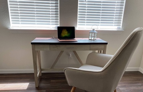 Fort Worth Casa | NEW beautiful large smart home 15 min to downtown!