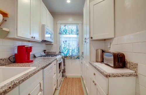 New Bedford Apartamento | New Bedford Apartment about 4 Mi to Fort Phoenix Beach