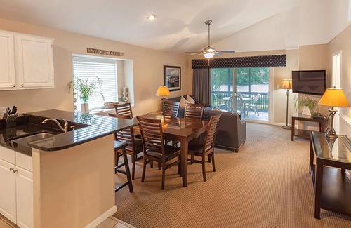 Fairfield Harbour Complejo | New Bern NC., charming 2-bedroom suite, on the banks of the Neuse River.