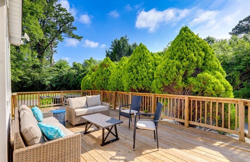 New Bern Casa | New Bern Vacation Rental with Private Yard!