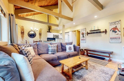 Majestic Pines Condominio | NEW! Bigwood #30 2-Bedroom Condo with Pool and Golf course view