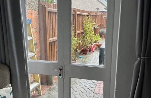 Rugby Casa | New Bilton House 2 bedroomed close to town centre