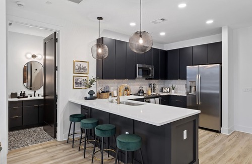 Nashville Condominio | NEW! Bluegrass Bliss 5min->Broadway! Modern 2BR