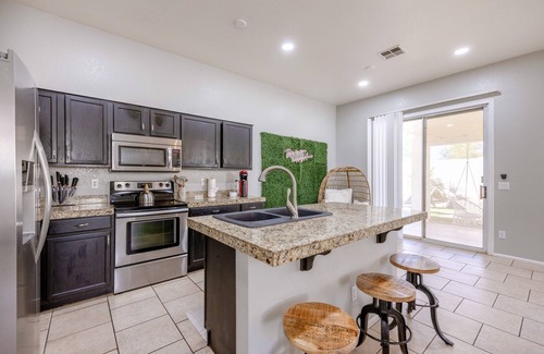 Estrella Vista Casa | New Boho Chic 4 Bed/2 Bath Vacation Home
