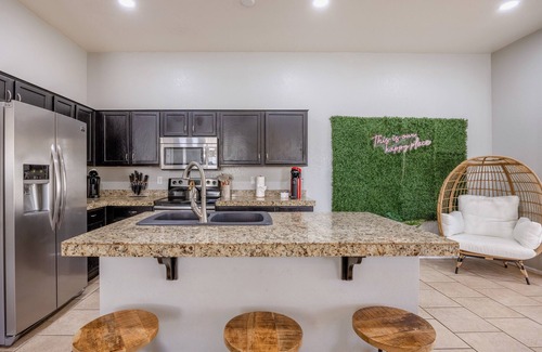 Estrella Vista Casa | New Boho Chic 4 Bed/2 Bath Vacation Home
