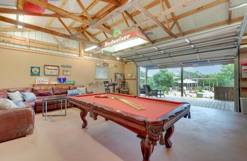 New Braunfels Casa | New Braunfels Home with Pool 2 Mi to Guadalupe River