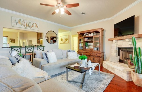 New Braunfels Casa | New Braunfels Home with Pool 2 Mi to Guadalupe River