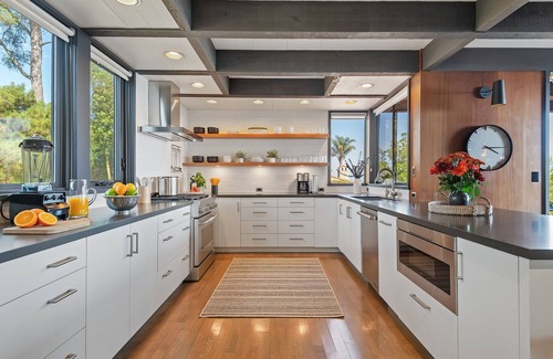 Campanil Casa | *NEW!* Breathtaking Ocean Views Stun at Modern Multi-Level Home with Spa