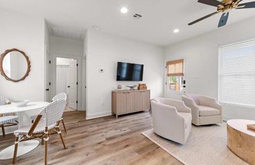 Youngsville Casa | New Breezy Cottage - King Bed - Mini-Golf - Park