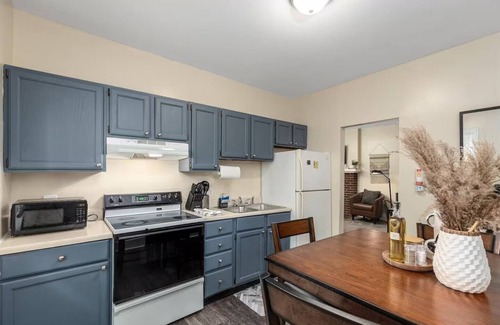 Ypsilanti Apartamento | NEW! Bright and Newly Remodeled Apartment Near EMU 1