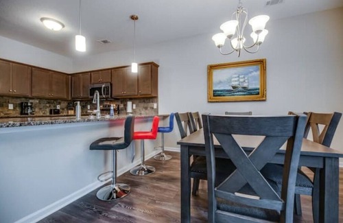 Hinesville Casa | New Build Home, Large Family 3 min to Ft Stewart