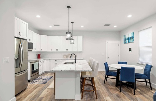 Tampa Casa | New build in Old West #2, 3 Bed 2 Bath Family Rental