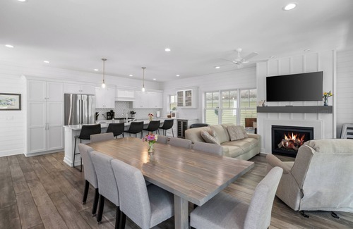 Lakeside Casa | New Build Lakeside Cottage 2022 Modern Conveniences with Cottage Feel