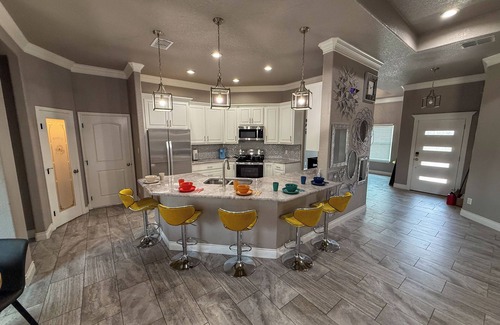 Amistad National Recreational Area Casa | NEW BUILD: Pool-Table, Ping-Ping, Arcade Machines, Office. A TOUCH OF COLOR.