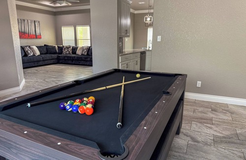 Amistad National Recreational Area Casa | NEW BUILD: Pool-Table, Ping-Ping, Arcade Machines, Office. A TOUCH OF COLOR.